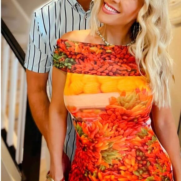 Zara Off Shoulder Dress Printed Chili Pepper Picante Bodycon Dress Small NWT - Picture 5 of 15